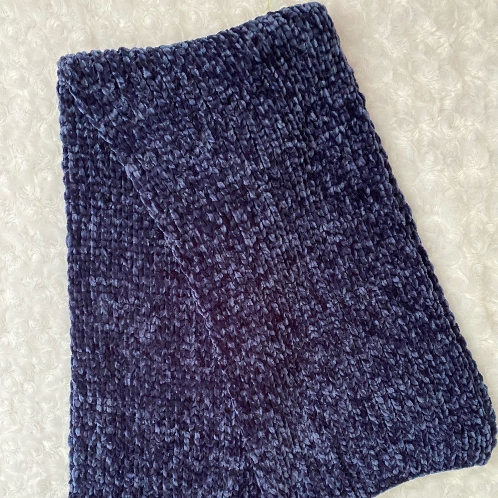 EUC Collection Eighteen Purplish Blue Knit Scarf/Soft & Cozy